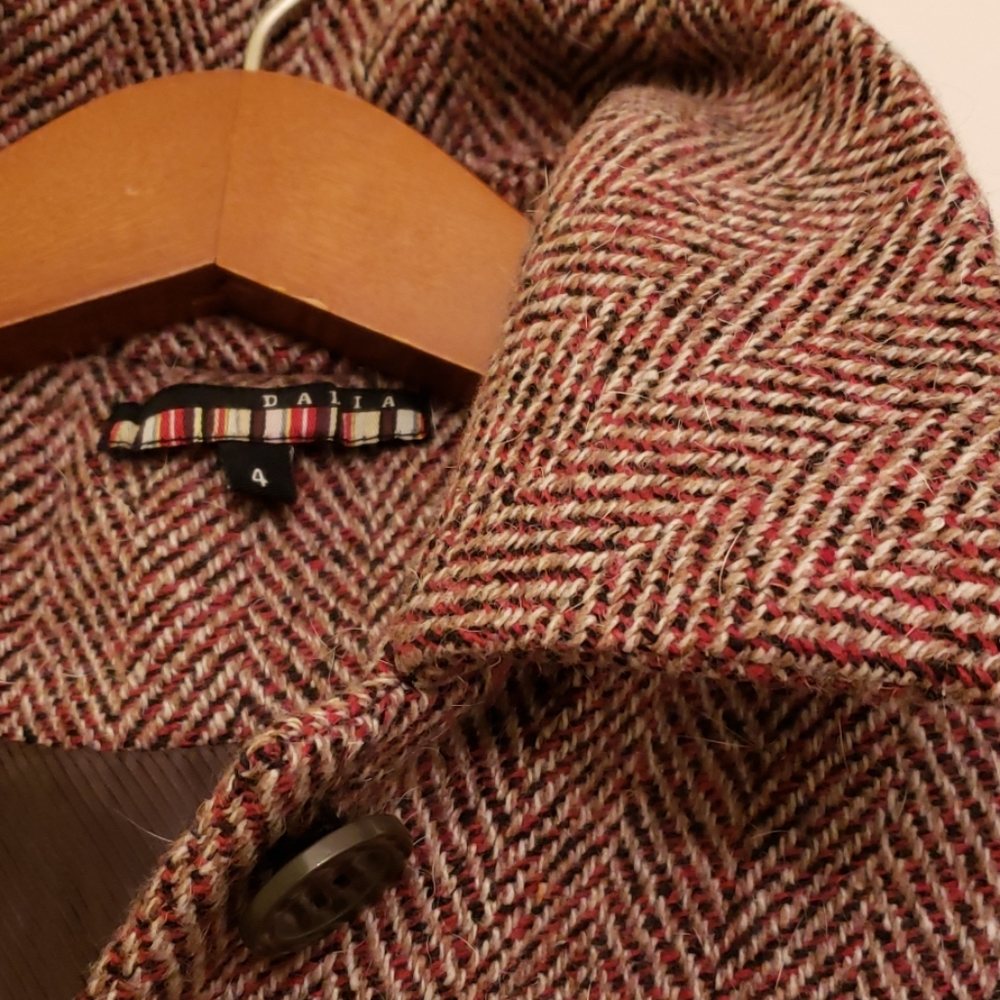 Womens jacket Dalia size 4 maroon and brown